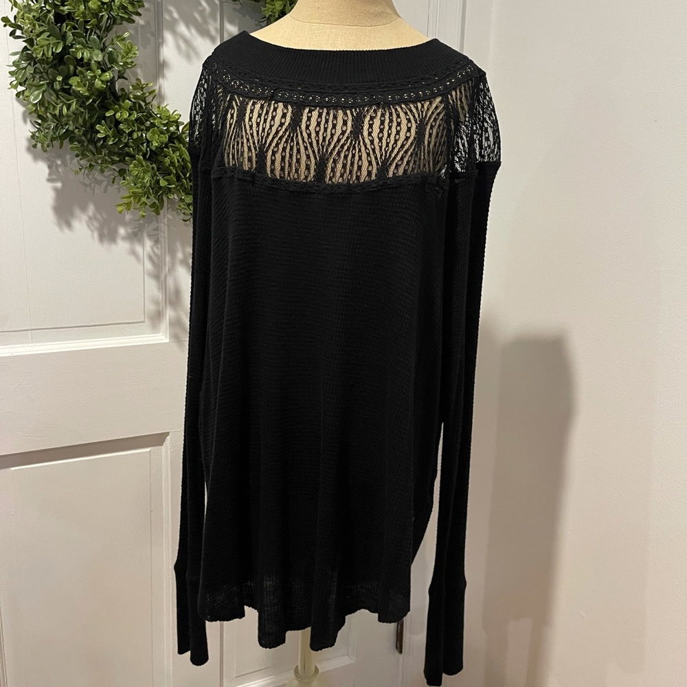 Free people sweater in black size large women’s sweater